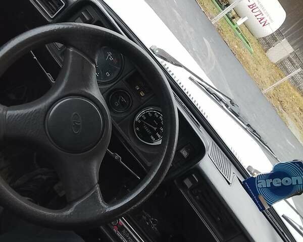 Белый ВАЗ 2105, объемом двигателя 1.45 л и пробегом 190 тыс. км за 1200 $, фото 6 на Automoto.ua