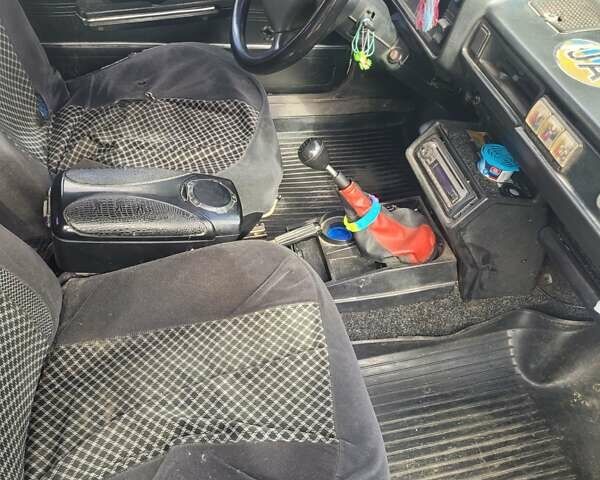 Белый ВАЗ 2105, объемом двигателя 1.5 л и пробегом 42 тыс. км за 500 $, фото 8 на Automoto.ua
