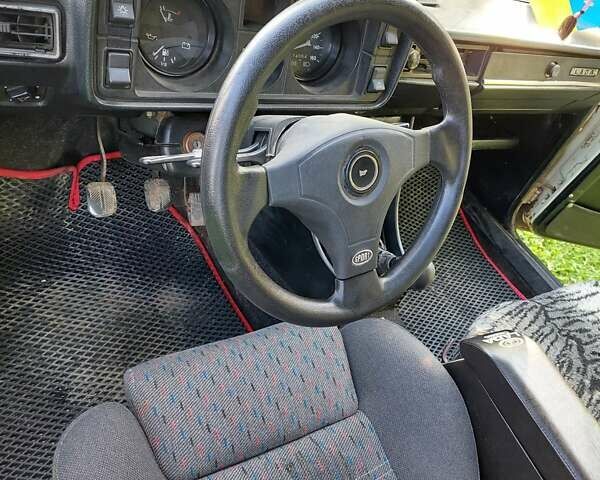 Білий ВАЗ 2105, об'ємом двигуна 1.5 л та пробігом 700 тис. км за 750 $, фото 6 на Automoto.ua