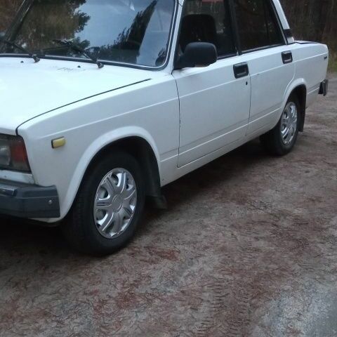 Білий ВАЗ 2105, об'ємом двигуна 1.5 л та пробігом 111 тис. км за 700 $, фото 2 на Automoto.ua