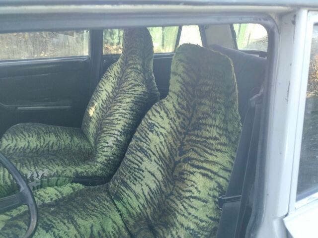 Белый ВАЗ 2105, объемом двигателя 1.5 л и пробегом 250 тыс. км за 500 $, фото 6 на Automoto.ua