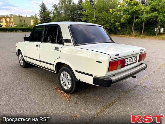 Белый ВАЗ 2105, объемом двигателя 1.5 л и пробегом 80 тыс. км за 1650 $, фото 3 на Automoto.ua
