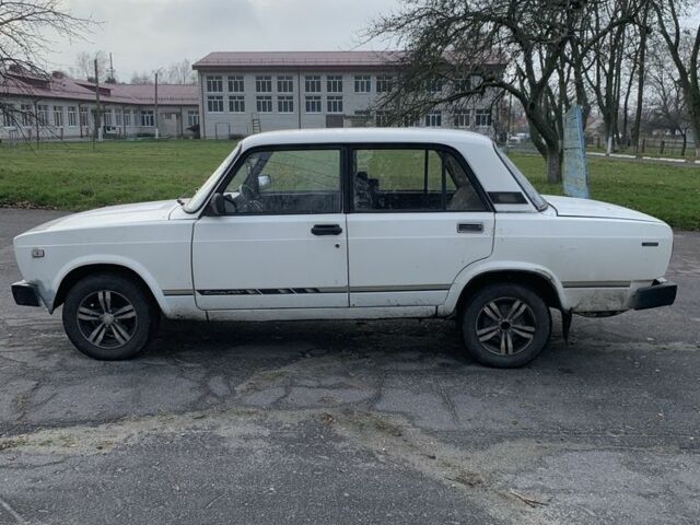 Белый ВАЗ 2105, объемом двигателя 1.6 л и пробегом 3 тыс. км за 737 $, фото 1 на Automoto.ua