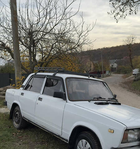 Білий ВАЗ 2105, об'ємом двигуна 1.5 л та пробігом 56 тис. км за 1000 $, фото 3 на Automoto.ua