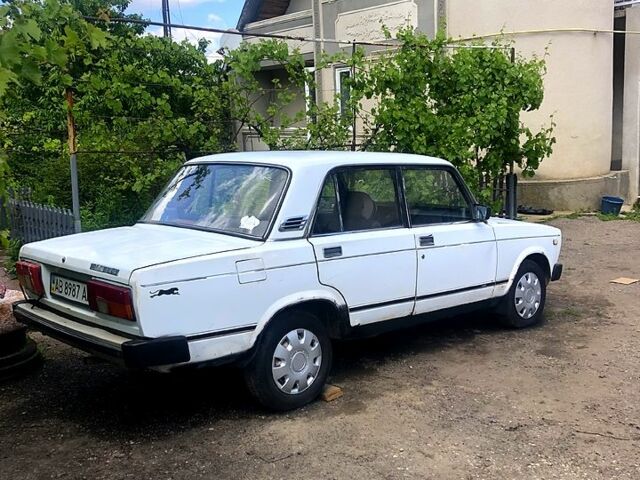 Белый ВАЗ 2105, объемом двигателя 1.5 л и пробегом 200 тыс. км за 450 $, фото 1 на Automoto.ua