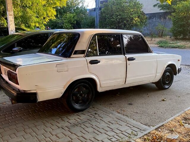 Белый ВАЗ 2105, объемом двигателя 1.3 л и пробегом 0 тыс. км за 550 $, фото 4 на Automoto.ua