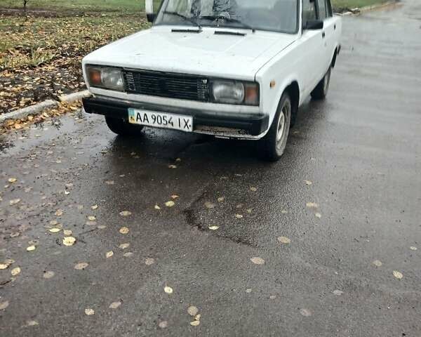 Белый ВАЗ 2105, объемом двигателя 0 л и пробегом 266 тыс. км за 452 $, фото 1 на Automoto.ua