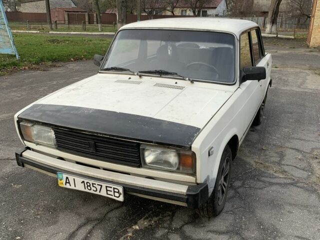 Белый ВАЗ 2105, объемом двигателя 1.6 л и пробегом 3 тыс. км за 737 $, фото 3 на Automoto.ua
