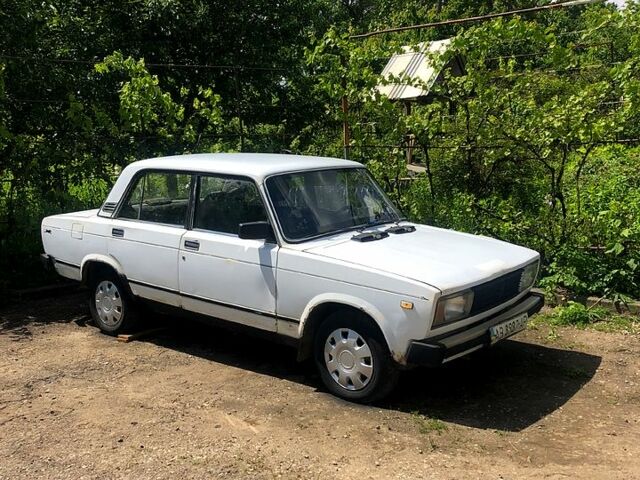Белый ВАЗ 2105, объемом двигателя 1.5 л и пробегом 200 тыс. км за 450 $, фото 2 на Automoto.ua