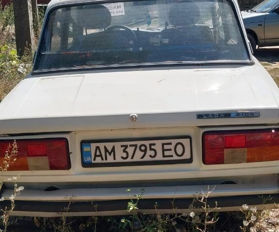 Білий ВАЗ 2105, об'ємом двигуна 1.5 л та пробігом 200 тис. км за 475 $, фото 1 на Automoto.ua