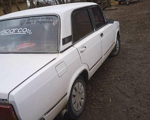 Белый ВАЗ 2105, объемом двигателя 1.45 л и пробегом 68 тыс. км за 450 $, фото 2 на Automoto.ua