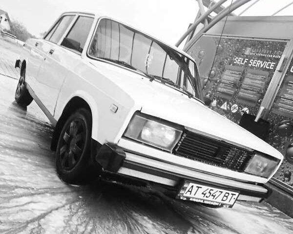 Білий ВАЗ 2105, об'ємом двигуна 1.3 л та пробігом 200 тис. км за 700 $, фото 2 на Automoto.ua