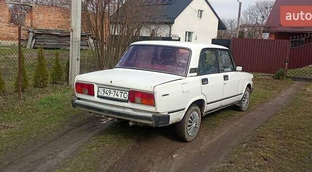 Білий ВАЗ 2105, об'ємом двигуна 1.5 л та пробігом 250 тис. км за 500 $, фото 2 на Automoto.ua