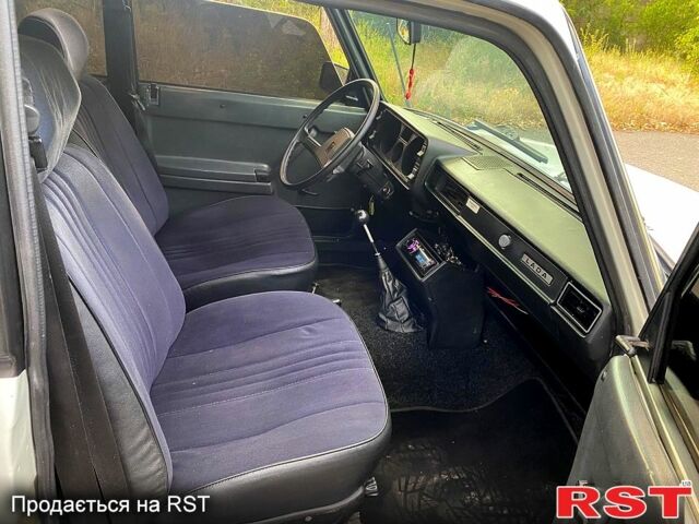 Белый ВАЗ 2105, объемом двигателя 1.5 л и пробегом 80 тыс. км за 1650 $, фото 6 на Automoto.ua