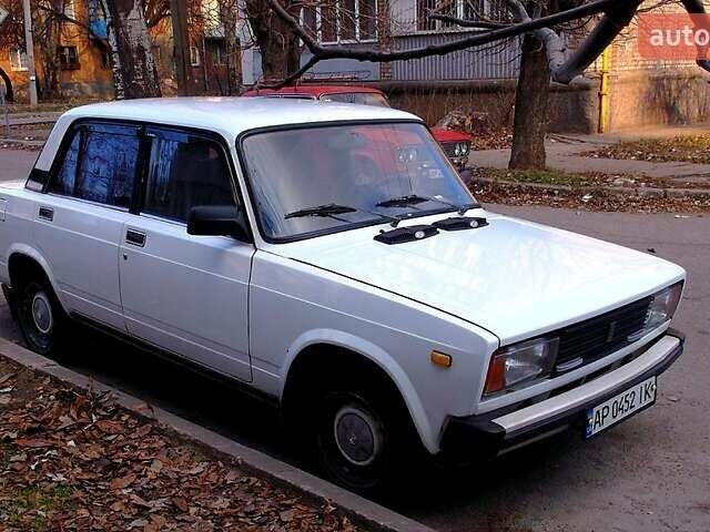 Белый ВАЗ 2105, объемом двигателя 1.5 л и пробегом 100 тыс. км за 450 $, фото 4 на Automoto.ua