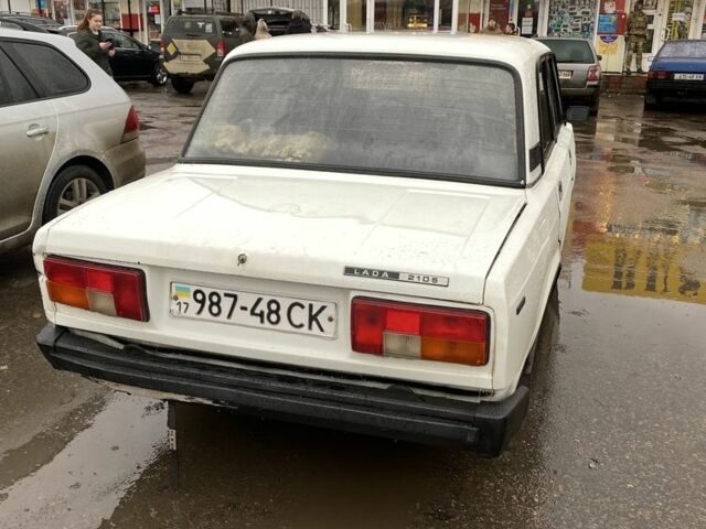 Білий ВАЗ 2105, об'ємом двигуна 1.5 л та пробігом 150 тис. км за 614 $, фото 2 на Automoto.ua