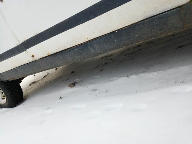 Белый ВАЗ 2105, объемом двигателя 0 л и пробегом 46 тыс. км за 250 $, фото 2 на Automoto.ua