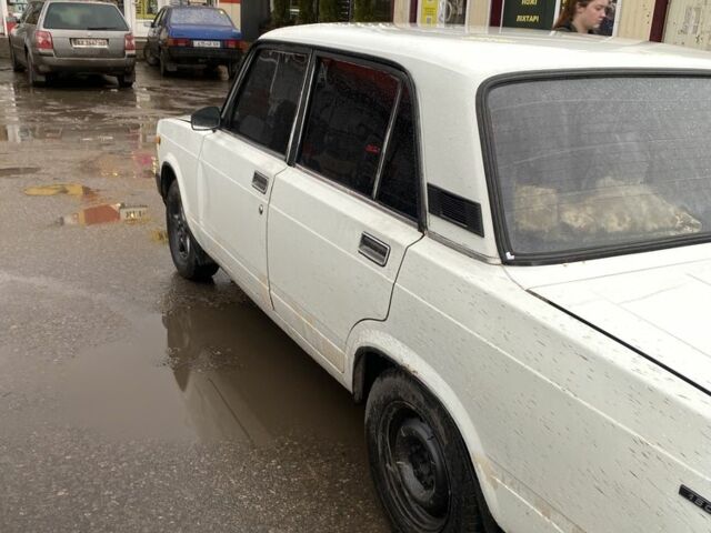 Білий ВАЗ 2105, об'ємом двигуна 1.5 л та пробігом 150 тис. км за 614 $, фото 3 на Automoto.ua