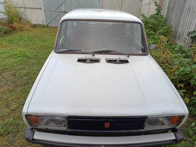 Белый ВАЗ 2105, объемом двигателя 0 л и пробегом 50 тыс. км за 365 $, фото 1 на Automoto.ua