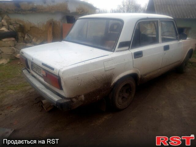 Білий ВАЗ 2105, об'ємом двигуна 1.5 л та пробігом 200 тис. км за 650 $, фото 3 на Automoto.ua