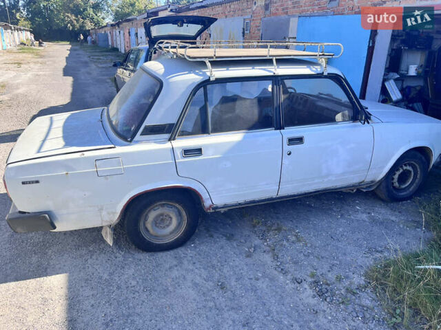 Белый ВАЗ 2105, объемом двигателя 1.5 л и пробегом 49 тыс. км за 800 $, фото 3 на Automoto.ua