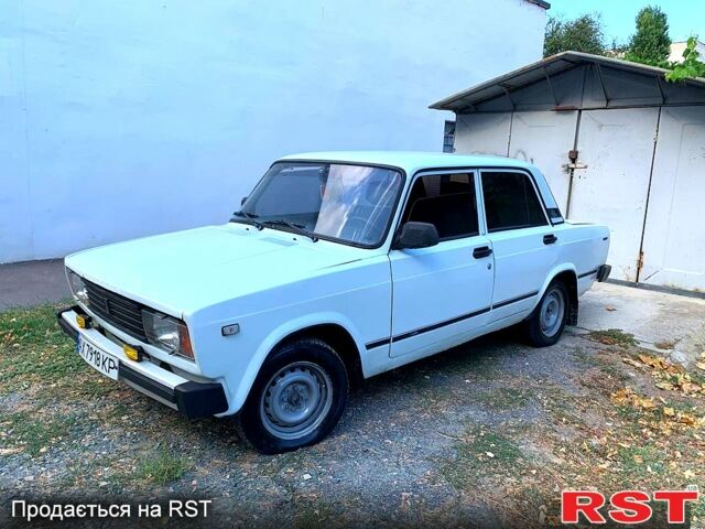 Белый ВАЗ 2105, объемом двигателя 1.5 л и пробегом 200 тыс. км за 750 $, фото 2 на Automoto.ua