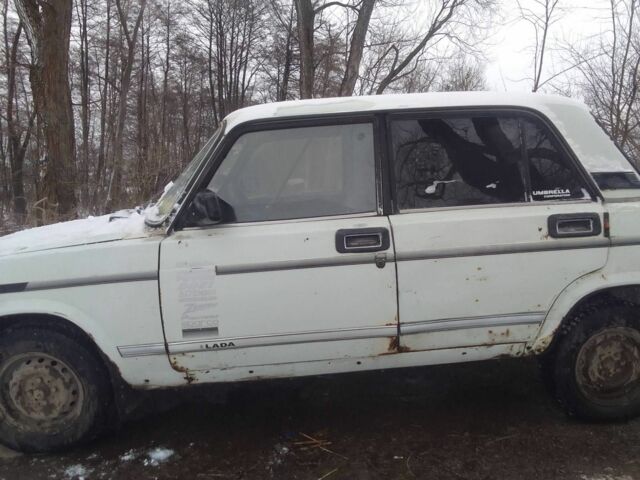 Белый ВАЗ 2105, объемом двигателя 0.11 л и пробегом 158 тыс. км за 546 $, фото 2 на Automoto.ua