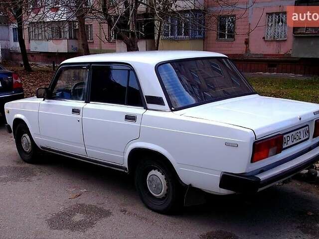 Белый ВАЗ 2105, объемом двигателя 1.5 л и пробегом 100 тыс. км за 450 $, фото 1 на Automoto.ua