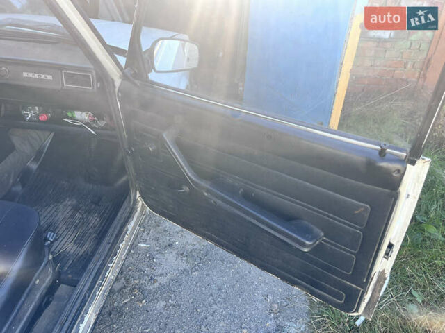 Белый ВАЗ 2105, объемом двигателя 1.5 л и пробегом 49 тыс. км за 800 $, фото 10 на Automoto.ua