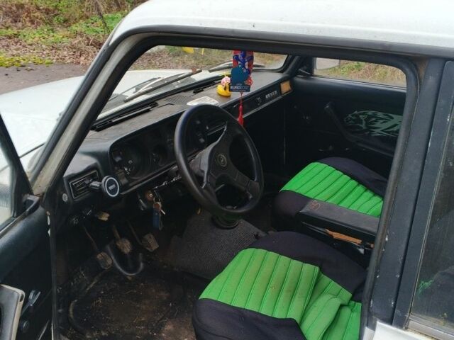 Білий ВАЗ 2105, об'ємом двигуна 1.5 л та пробігом 46 тис. км за 550 $, фото 4 на Automoto.ua