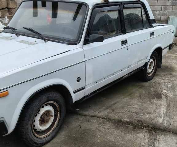 Белый ВАЗ 2105, объемом двигателя 1.3 л и пробегом 20 тыс. км за 523 $, фото 1 на Automoto.ua