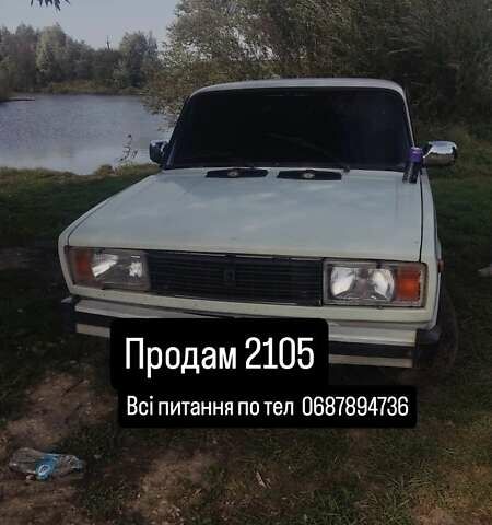 Белый ВАЗ 2105, объемом двигателя 3 л и пробегом 567 тыс. км за 590 $, фото 3 на Automoto.ua
