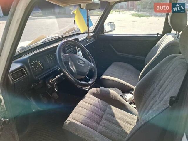 Белый ВАЗ 2105, объемом двигателя 1.5 л и пробегом 300 тыс. км за 700 $, фото 7 на Automoto.ua