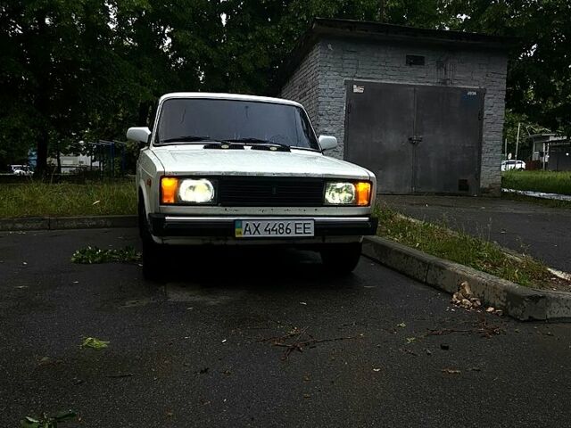 Белый ВАЗ 2105, объемом двигателя 1.5 л и пробегом 92 тыс. км за 900 $, фото 1 на Automoto.ua