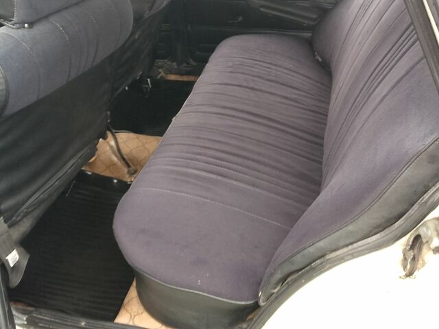 Белый ВАЗ 2105, объемом двигателя 1.5 л и пробегом 125 тыс. км за 1050 $, фото 7 на Automoto.ua