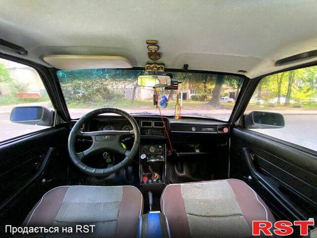 Белый ВАЗ 2105, объемом двигателя 1.5 л и пробегом 92 тыс. км за 900 $, фото 4 на Automoto.ua