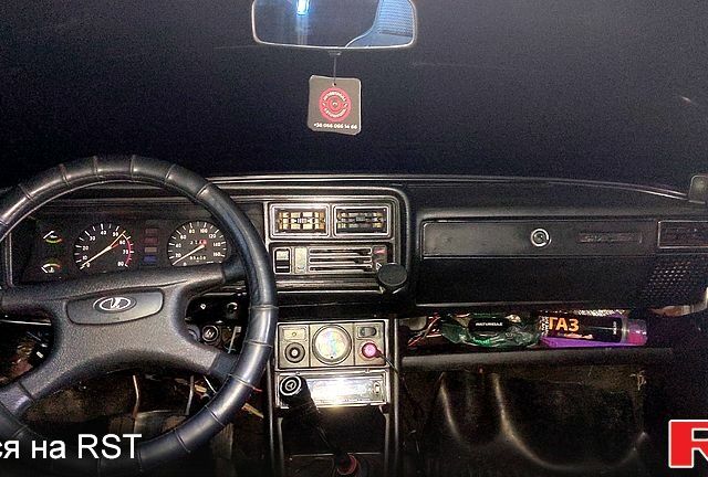 Білий ВАЗ 2105, об'ємом двигуна 1.7 л та пробігом 93 тис. км за 1000 $, фото 11 на Automoto.ua