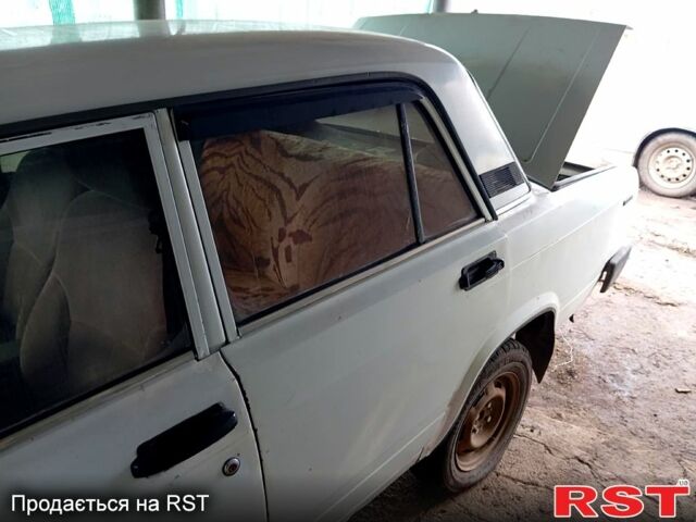 Білий ВАЗ 2105, об'ємом двигуна 1.5 л та пробігом 100 тис. км за 1000 $, фото 6 на Automoto.ua