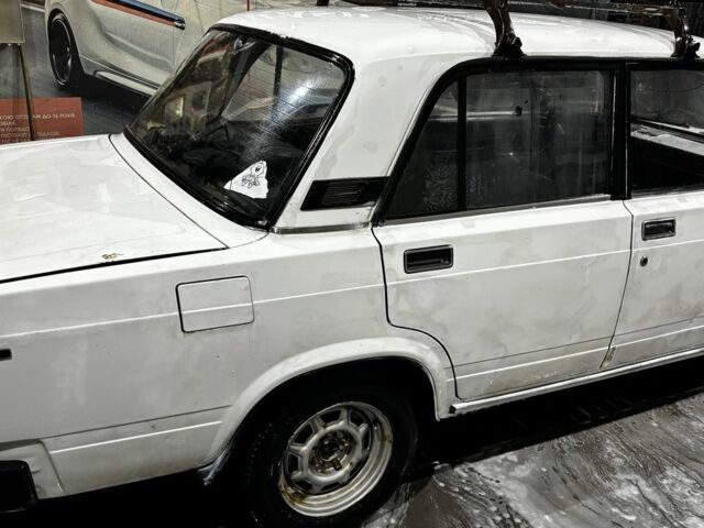 Белый ВАЗ 2105, объемом двигателя 1.5 л и пробегом 94 тыс. км за 450 $, фото 7 на Automoto.ua