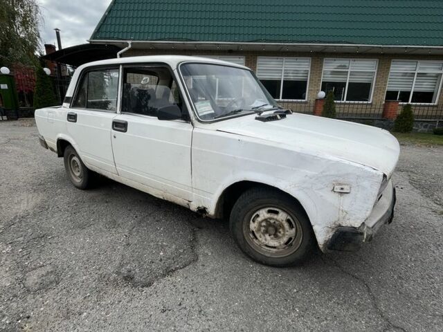 Білий ВАЗ 2105, об'ємом двигуна 1.5 л та пробігом 100 тис. км за 400 $, фото 2 на Automoto.ua