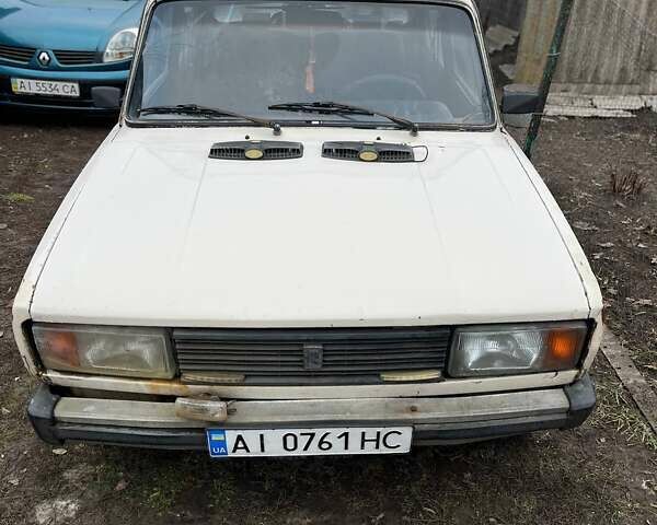 Белый ВАЗ 2105, объемом двигателя 1.5 л и пробегом 300 тыс. км за 850 $, фото 3 на Automoto.ua