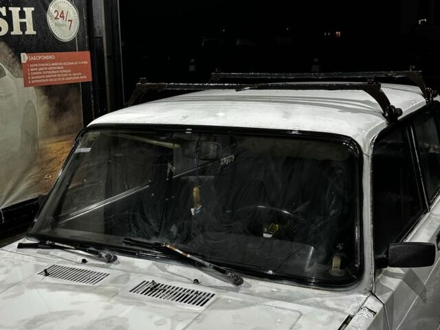 Белый ВАЗ 2105, объемом двигателя 1.5 л и пробегом 94 тыс. км за 450 $, фото 2 на Automoto.ua