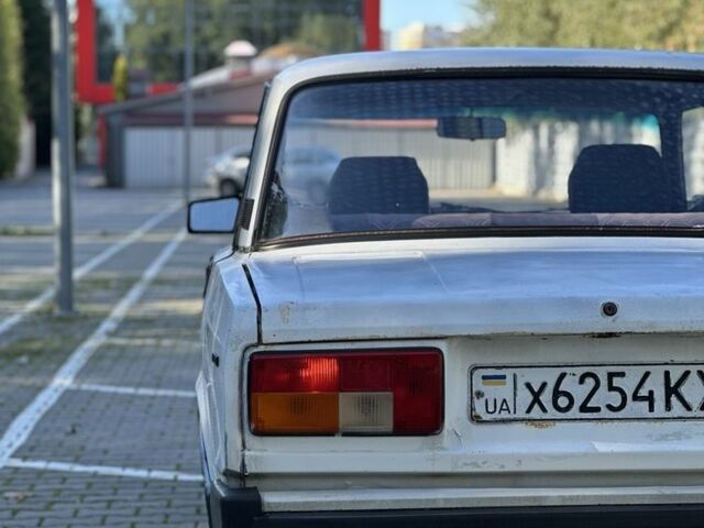 Белый ВАЗ 2105, объемом двигателя 1.5 л и пробегом 120 тыс. км за 559 $, фото 21 на Automoto.ua