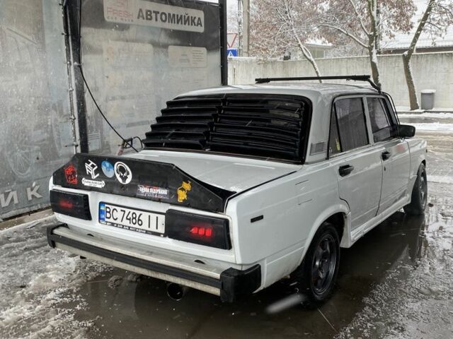 Белый ВАЗ 2105, объемом двигателя 1.5 л и пробегом 3 тыс. км за 900 $, фото 7 на Automoto.ua