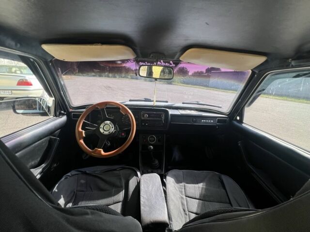 Белый ВАЗ 2105, объемом двигателя 1.5 л и пробегом 3 тыс. км за 1350 $, фото 4 на Automoto.ua