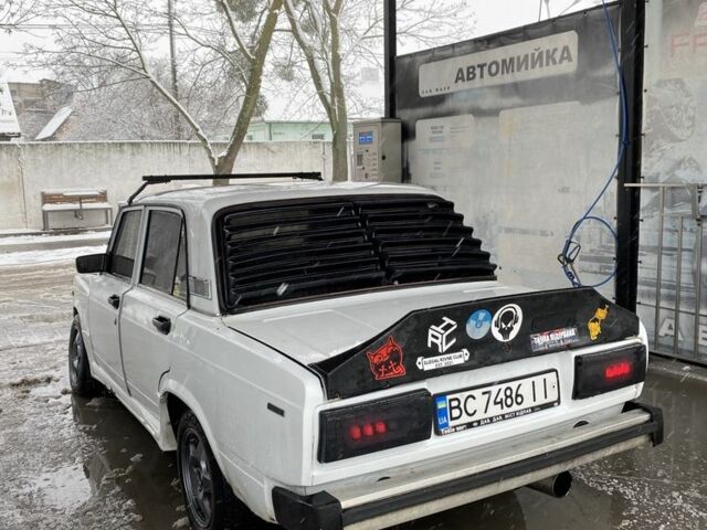 Белый ВАЗ 2105, объемом двигателя 1.5 л и пробегом 3 тыс. км за 900 $, фото 6 на Automoto.ua