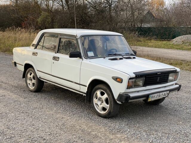 Белый ВАЗ 2105, объемом двигателя 1.5 л и пробегом 75 тыс. км за 750 $, фото 2 на Automoto.ua