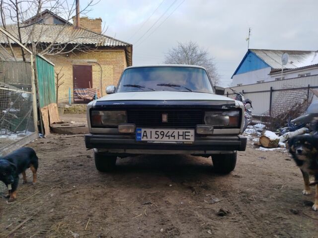 Белый ВАЗ 2105, объемом двигателя 1.5 л и пробегом 200 тыс. км за 532 $, фото 2 на Automoto.ua