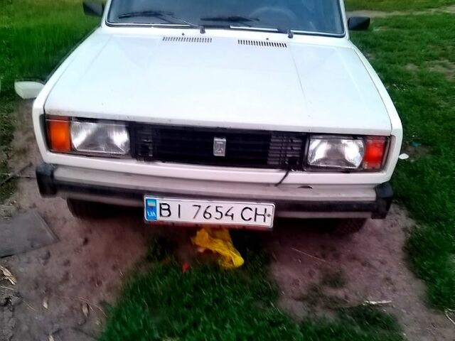 Белый ВАЗ 2105, объемом двигателя 1.5 л и пробегом 150 тыс. км за 800 $, фото 3 на Automoto.ua
