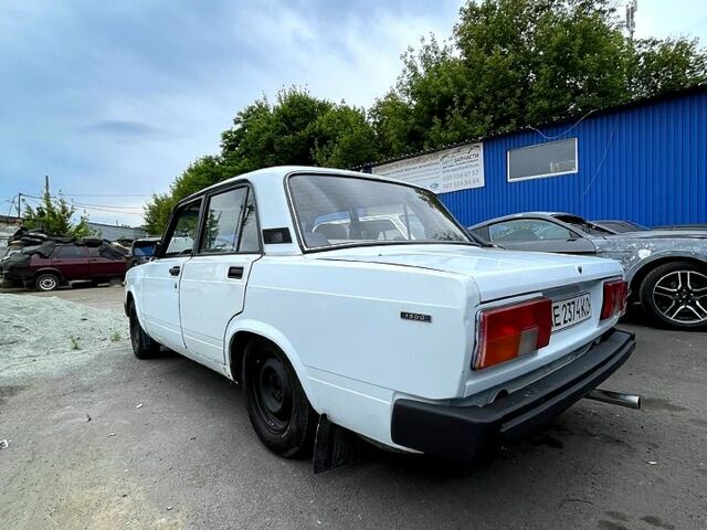 Белый ВАЗ 2105, объемом двигателя 1.5 л и пробегом 50 тыс. км за 850 $, фото 4 на Automoto.ua